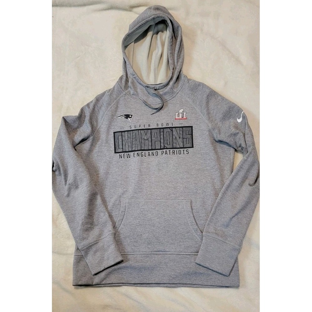 NIKE THERMA FIT GRAY NEW ENGLAND PATRIOTS SUPERBOWL LI WOMENS SIZE LARGE HOODIE